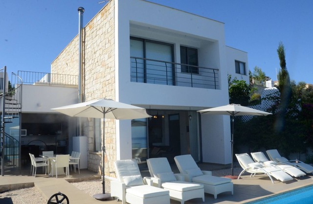 Linda Braker Esprit Villas