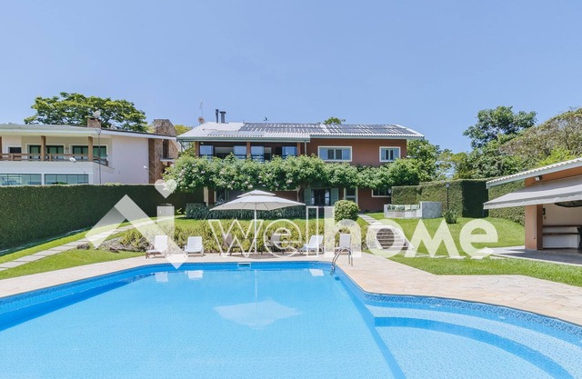 Linda Casa com Piscina e Churrasqueira em Atibaia