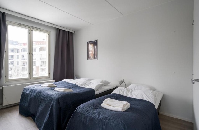 Lintu41, Free parking, Metro Nearby, Netflix