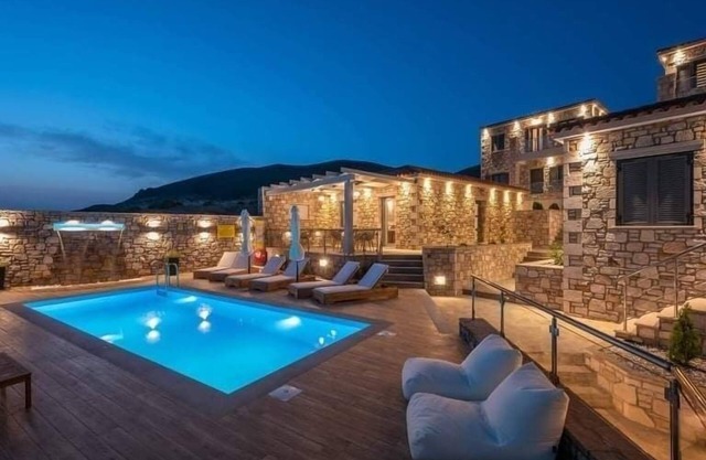 Lithoessa Luxury Apartments