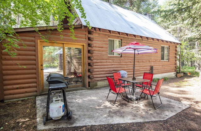 Little Cabin Near Ponderosa Park, McCall Golf Course and Payette Lake