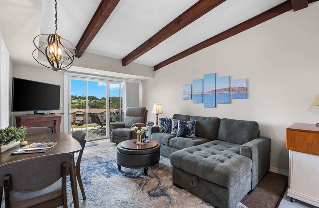 Little Dipper - Cozy Condo for 6 with Resort-style Amenities
