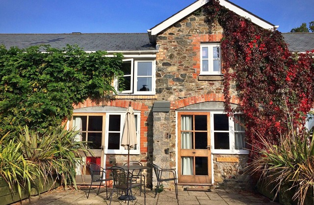 Little Dunley - Wisteria Cottage