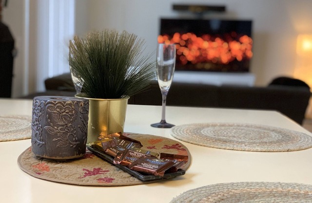 Little luxury gateway home and hot tub in the woods.