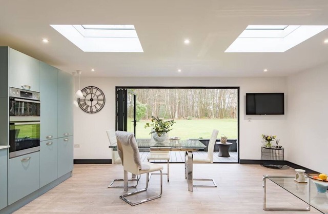 Little Seven Oaks is a one bedroom country retreat set in an ancient woodland.nn
