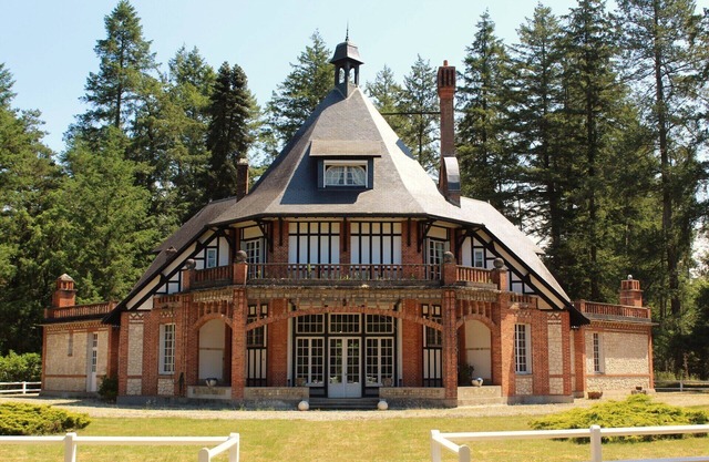 * Live a timeless experience in the heart of Sologne *