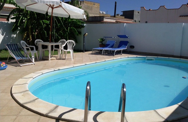 Live your vacation in Sicily - Selinunte - Villa with pool and sea view.