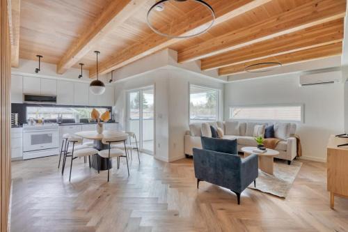 Lively Alberta Arts Townhome