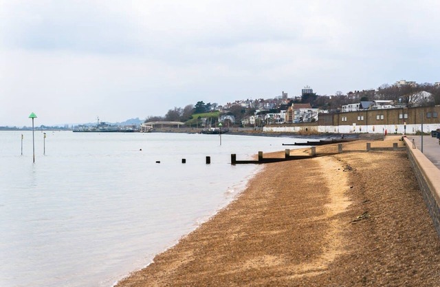 Livestay Luxury 2Bed Flat in Southend-on-Sea 1