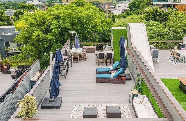 Living It Up in Edgehill Nashville! Amazing Downtown Rooftop!