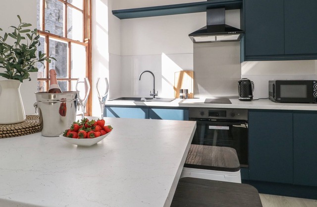 LLETY PEN DEITSH 1, family friendly in Caernarfon