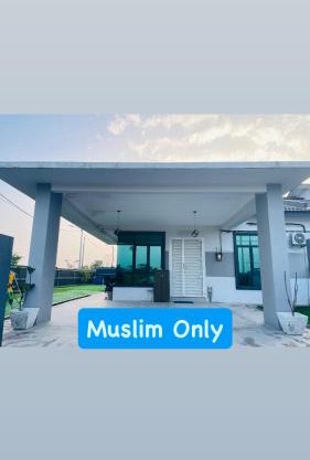 LNZ Pool Homestay Melaka