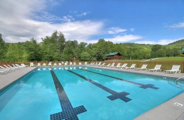 Located Near Metcalf Bottoms In The Great Smoky Mtns National Park-An Excellent Choice For Families