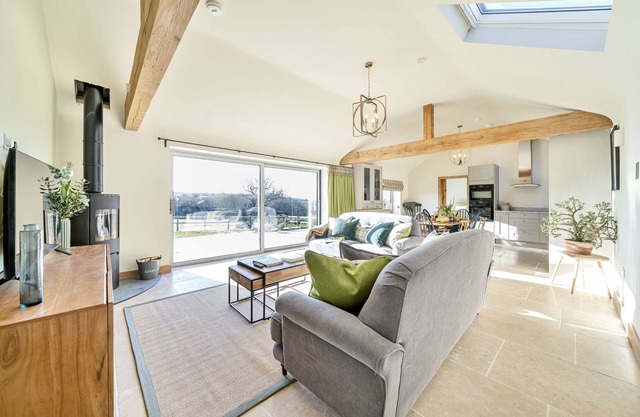 Located within an AONB and in an ideal location sitting on the border of Dorset and Devon