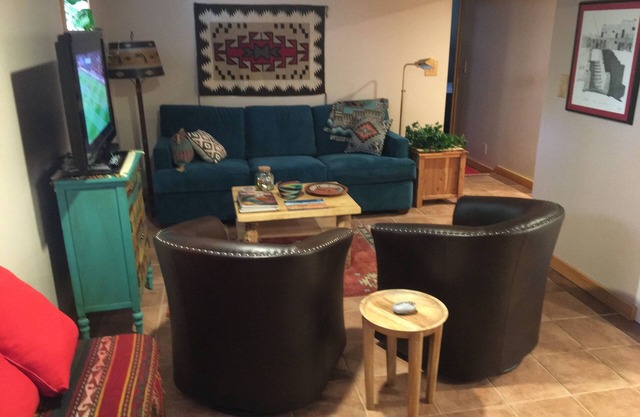 LOCATION, LOCATION 1-BR apt. in Denver with WiFi, full kitchen and full bath