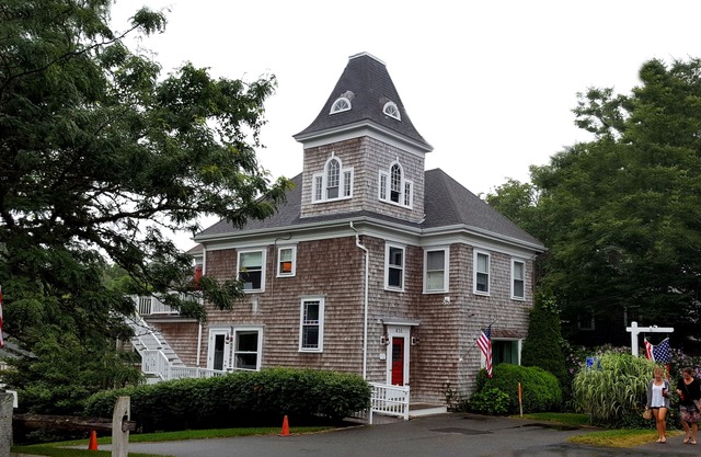 Location Location! Perfect 2-Bedroom Condo On Main Street In Chatham