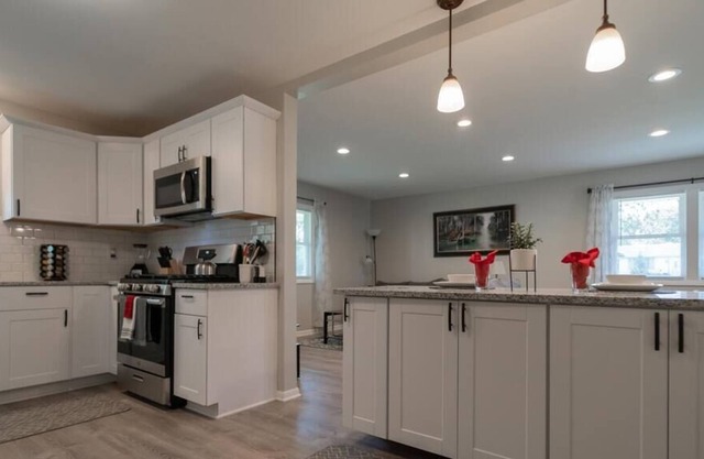 Location & Relaxation | A Beautiful Modern Stay