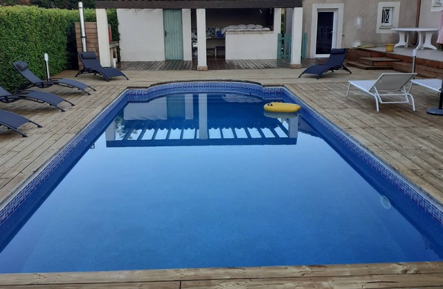 Location Saisonnière Villa Avec Piscine 10 Personnes