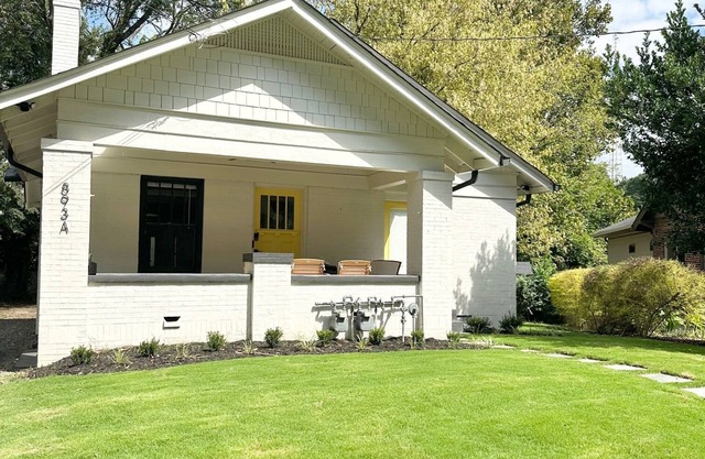 Location! Super walkable & charming midtown stay!