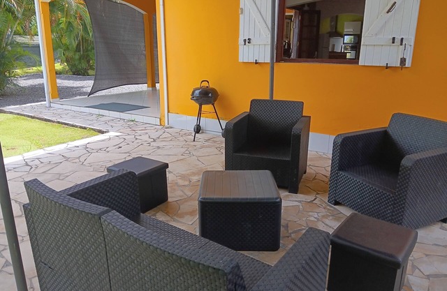 Location Villa Avec Piscine Proche des Chutes du Carbet, Capacité 10 Personnes