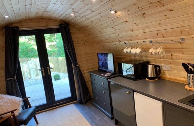 Loch Ness Woodland Pods - Fully Equipped Glamping pod