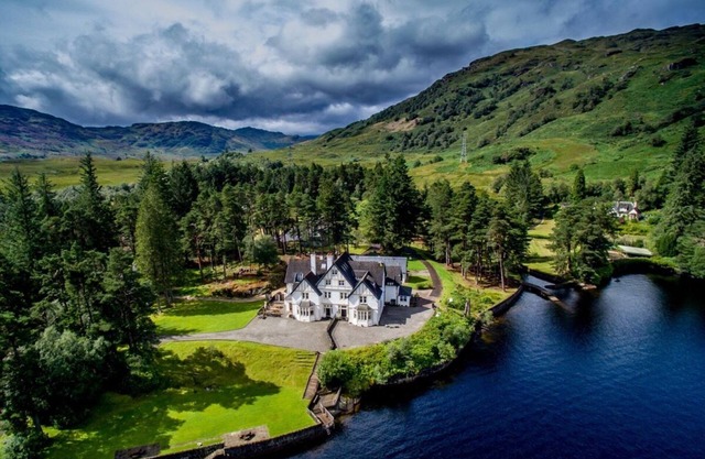 Lochside Luxury | Stylish 5-Bed Home with Dramatic Views and Peaceful Setting
