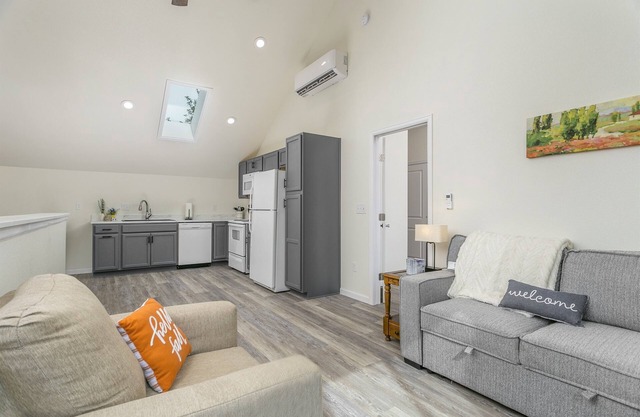 Locust Loft in Historic Windsor