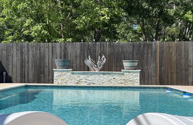 Lodge #1 w Pool, Game Room, 1/2 Mile to Boat Ramps