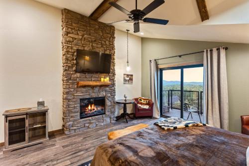 Lodge at 5600