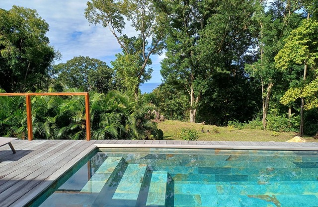 Lodge Belle Nature, Piscine Privée,grand Jardin. 900m de la Plage de Grande Anse