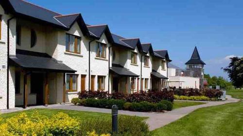 Lodge on Grounds of Ballykisteen Golf Resort