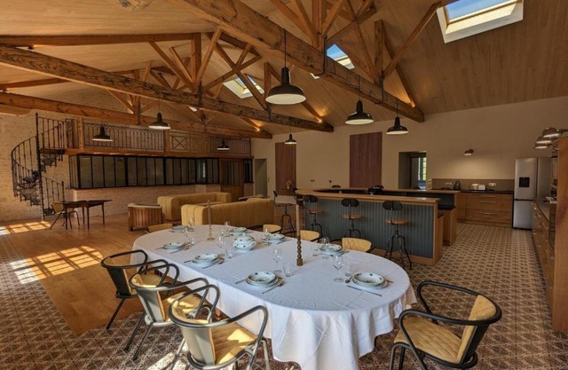 Loft lumineux avec cuisine équipée et circuits truffes - Centre-ville Jarnac - FR-1-653-248