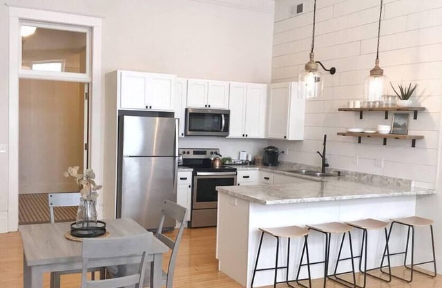 Loft on Lincoln Hancock #204