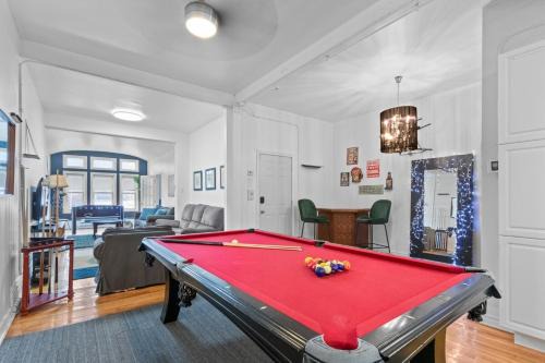 Lofty Urban Duplex Two Story Getaway