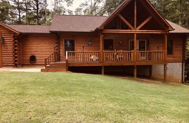 LOG CABIN ON LAKE MARTIN - Waterfront