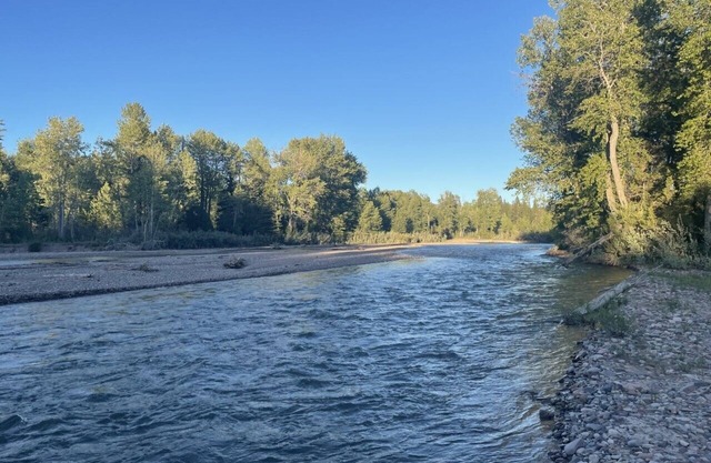 Log Home on the Blackfoot River