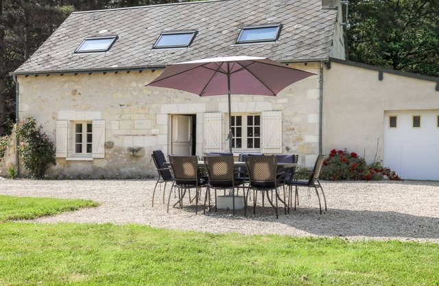 Loire Valley Country House with large private garden and access to castle pool