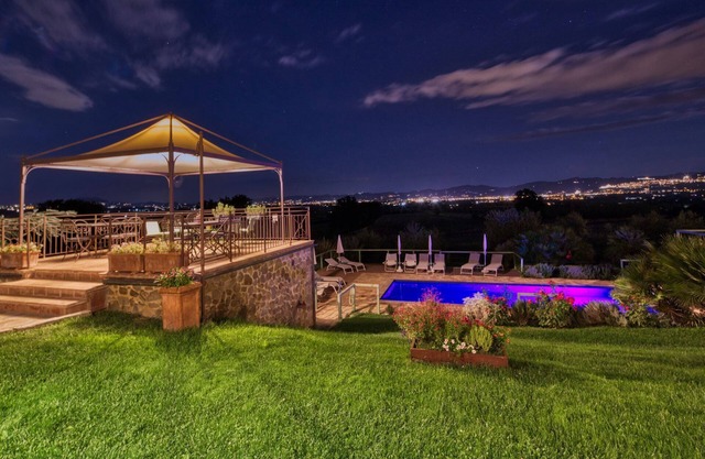 L’Olmo Agriturismo di charme -The Sunset suite with breathtaking view of Assisi.