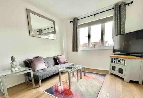 London Gem Apartment in Deptford with parking