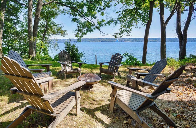 Lone Retreat Lake House: New Build + Close to Ithaca