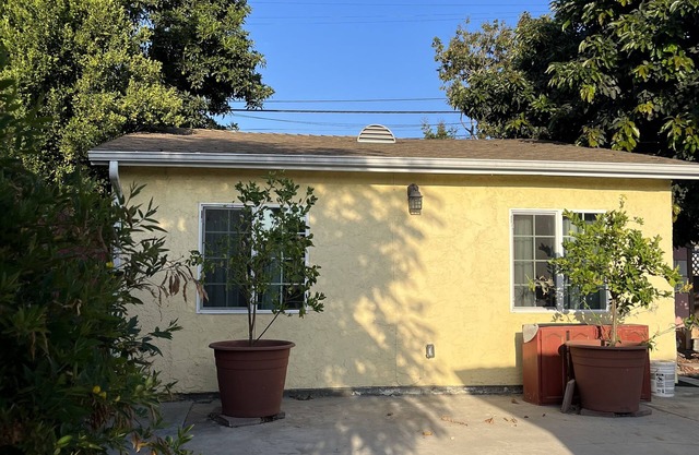 Long Beach Backyard Guesthouse