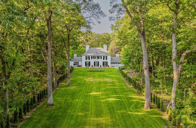 Long Island’s most unique stay! Beautiful home on The Gold Coast.