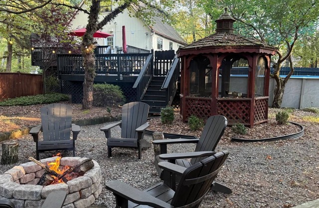 Long Pond Chalet - w/Hot Tub