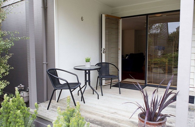 Lonsdale Ti Tree Villa