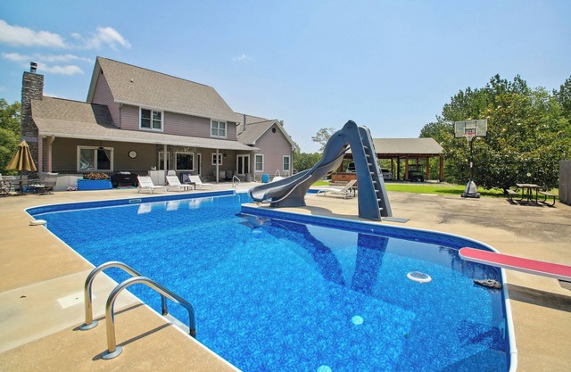 Lonsdale Vacation Rental w/Pool & Hot Tub!