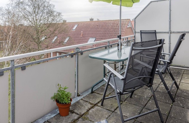 Look far, farther, farthest: The upper floor apartment with its approx. 60 sqm