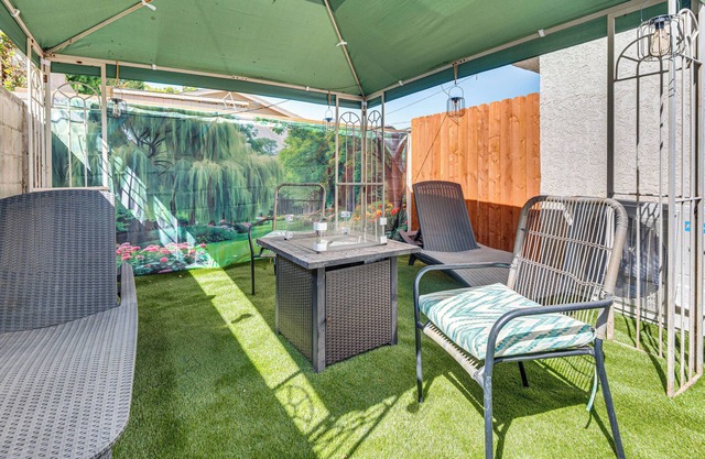 Los Angeles Home Near Hospitals & Metrolink Access