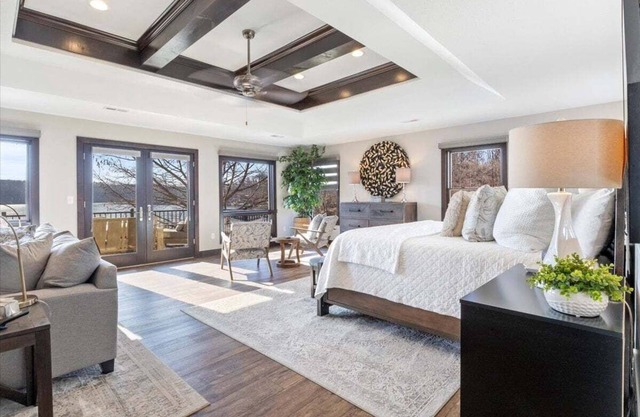 LOTO Pointe, Updated Luxury Home w/Boat & PWC Slip, Boat Ramp, Firepits, Pool Table & More!