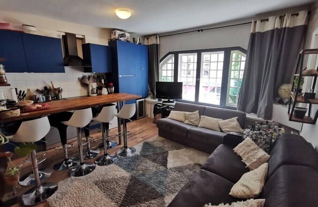 * LOUVRE! IN CENTRO, PULITO and TRENDY! x8 pers