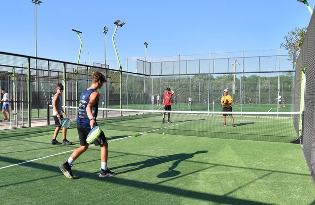 Lovely apartment in villa for 4 guests with A/C, pool, WIFI and terrace